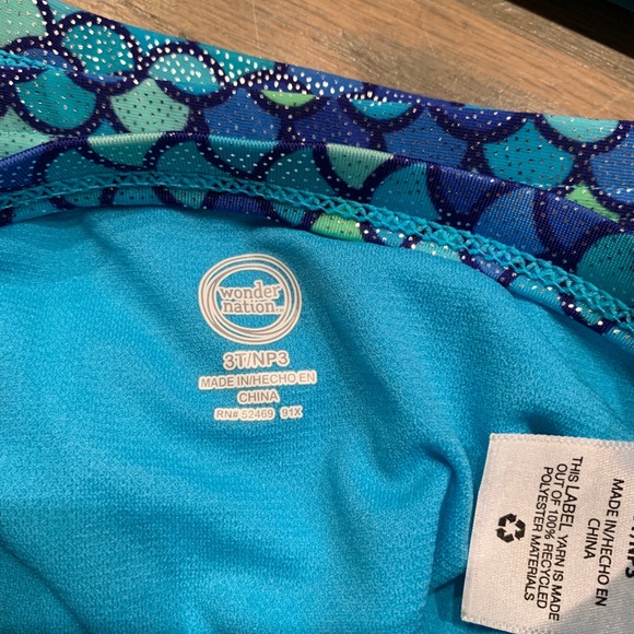 3T girl mermaid swimsuit - Picture 2 of 3